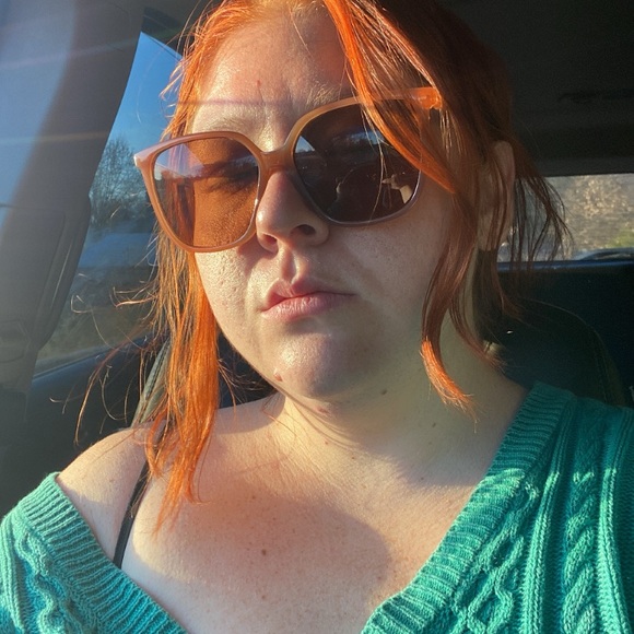 Meet your Posher, Shayna - Picture 1 of 3